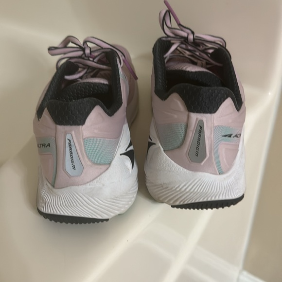 Barely used altras - Picture 4 of 8